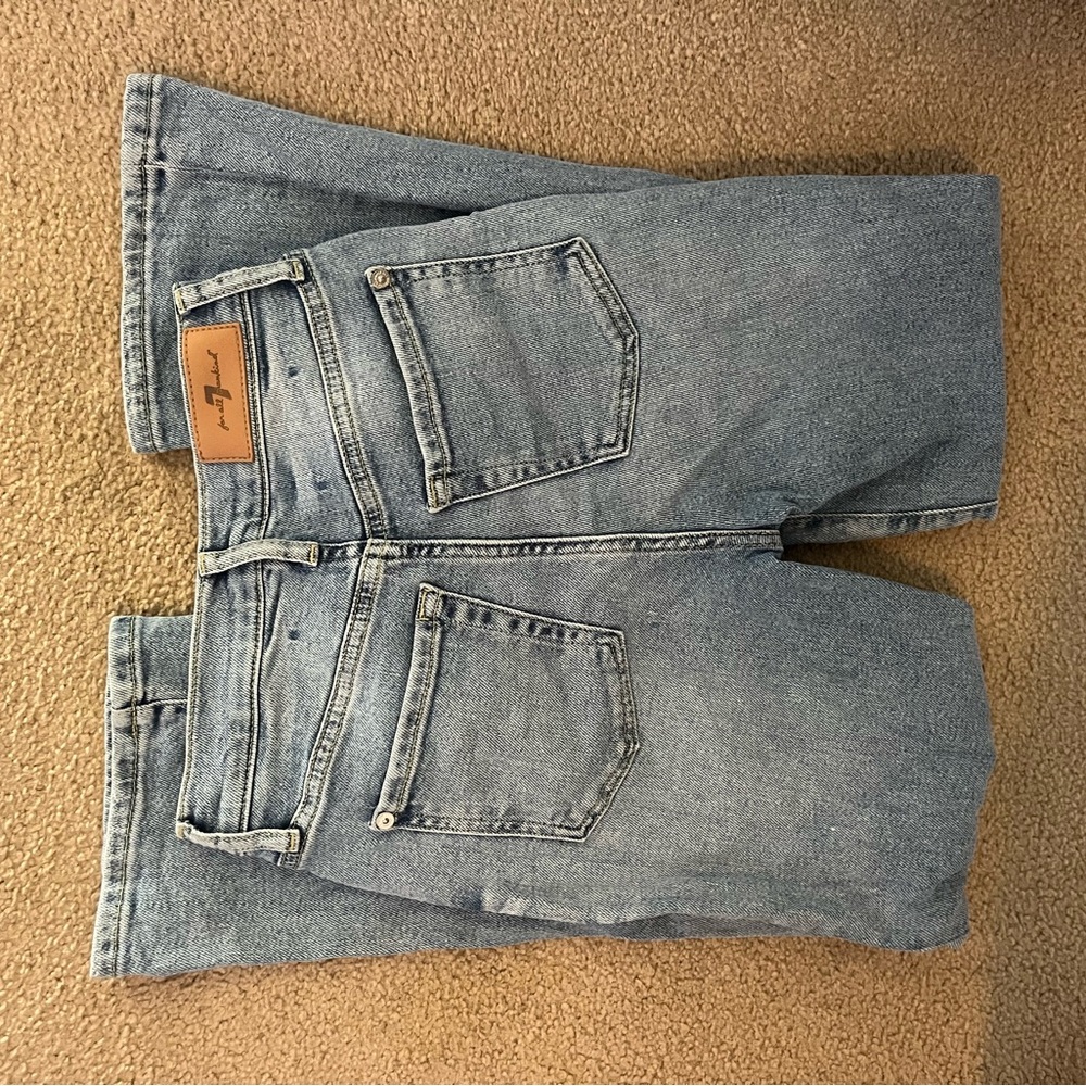 Women’s 7 for all mankind jeans💙